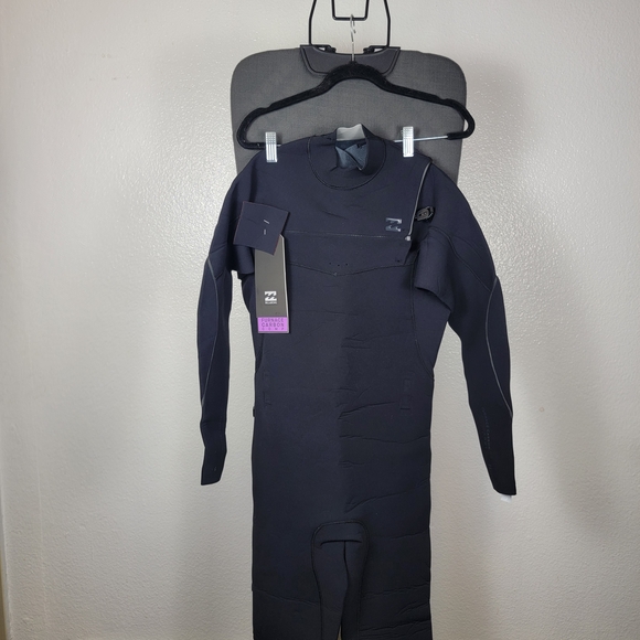 Billabong Black Men's Wetsuit - Picture 1 of 11